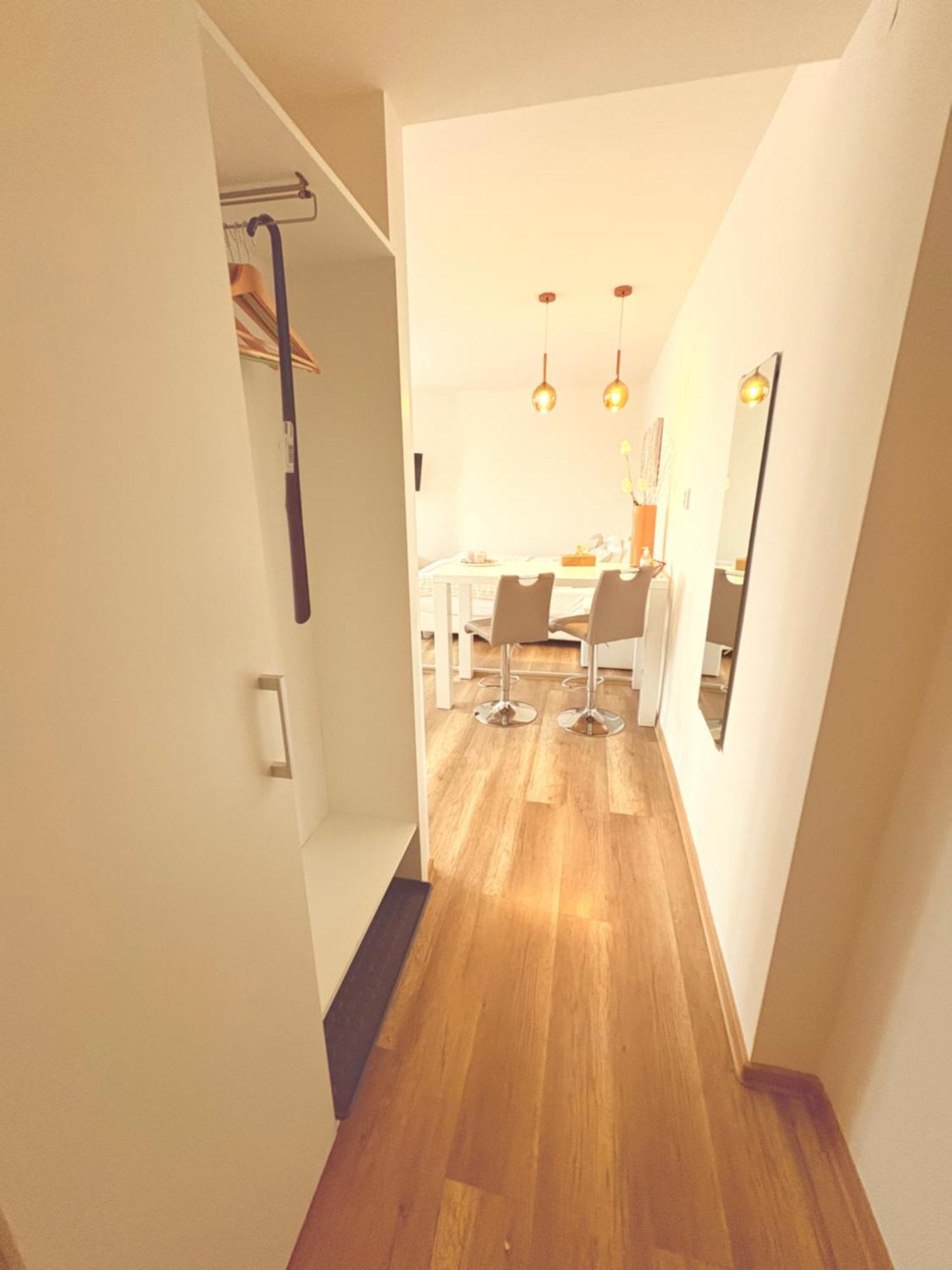 Trio Apartments اوسترافا المظهر الخارجي الصورة