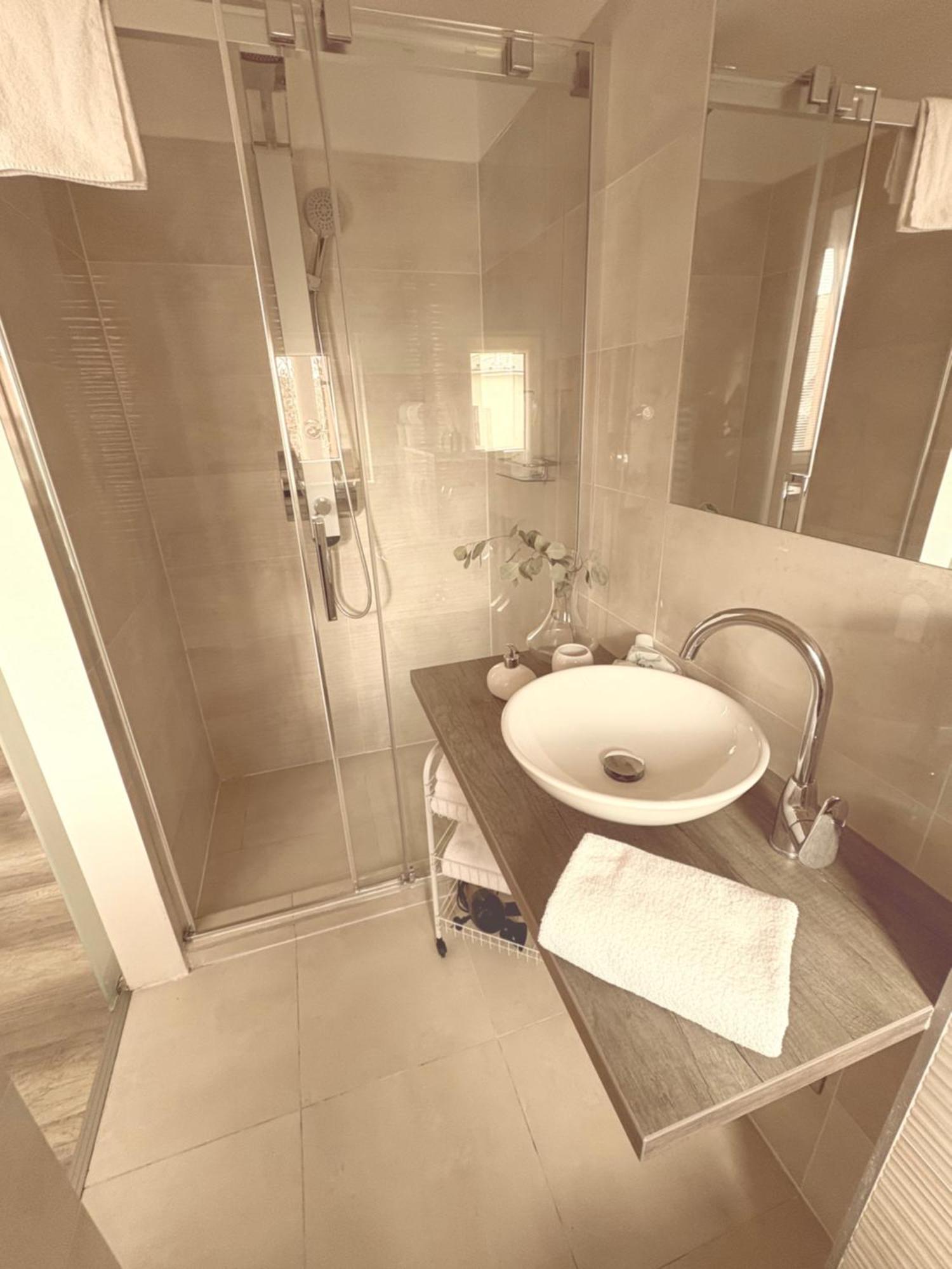 Trio Apartments اوسترافا المظهر الخارجي الصورة
