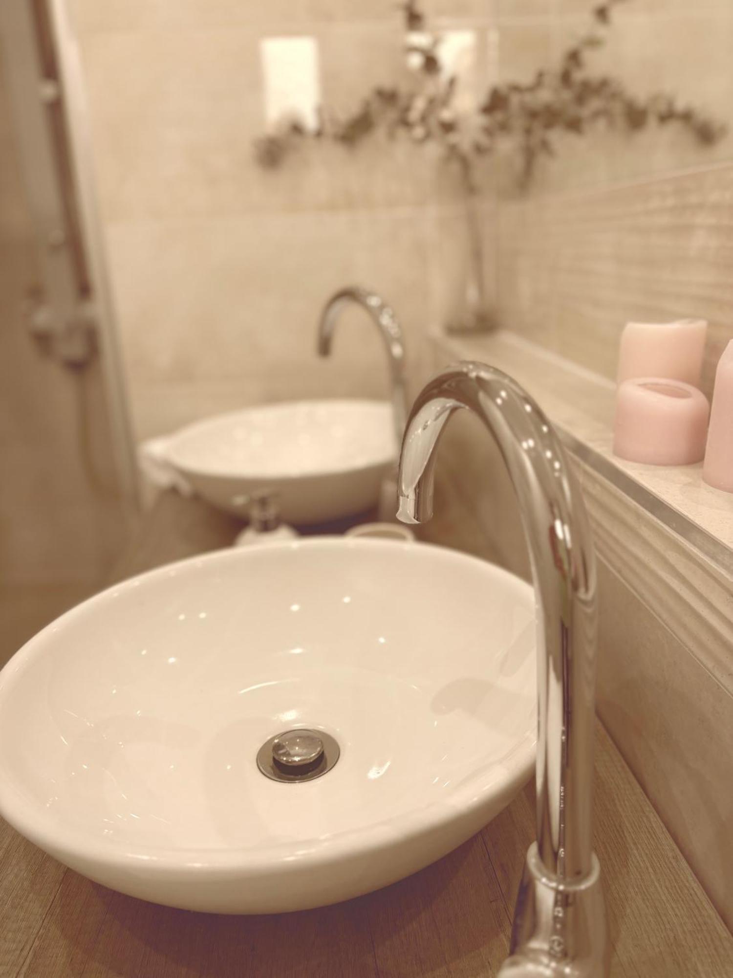 Trio Apartments اوسترافا المظهر الخارجي الصورة
